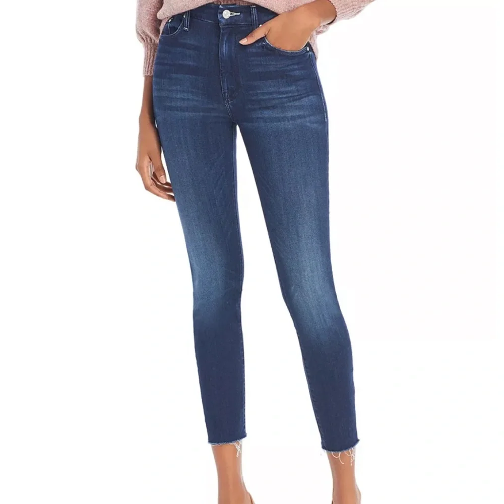 Looker High-Rise Ankle Fray Skinny Jeans in Tongue And Chic - Picture 2 of 9